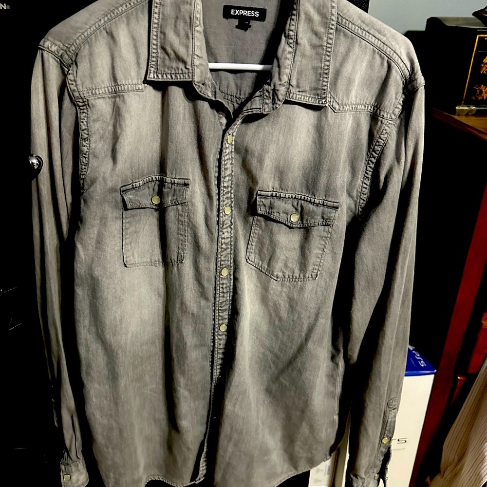 Lot of 4 men’s shirts